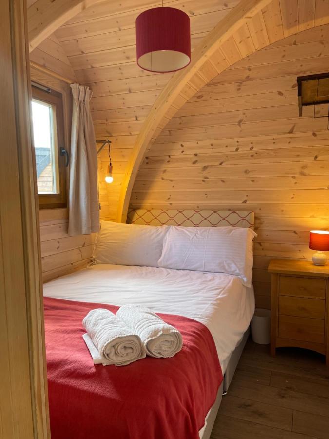Squirrel Glamping Pod School House Farm Hotel Leighton  Exterior photo