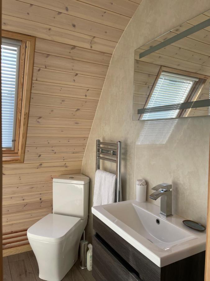 Squirrel Glamping Pod School House Farm Hotel Leighton  Exterior photo