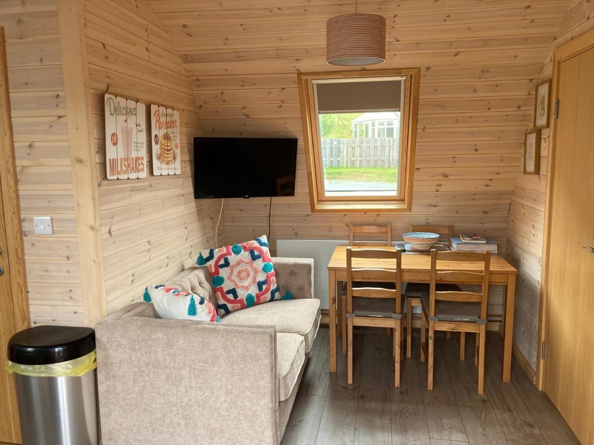 Squirrel Glamping Pod School House Farm Hotel Leighton  Exterior photo