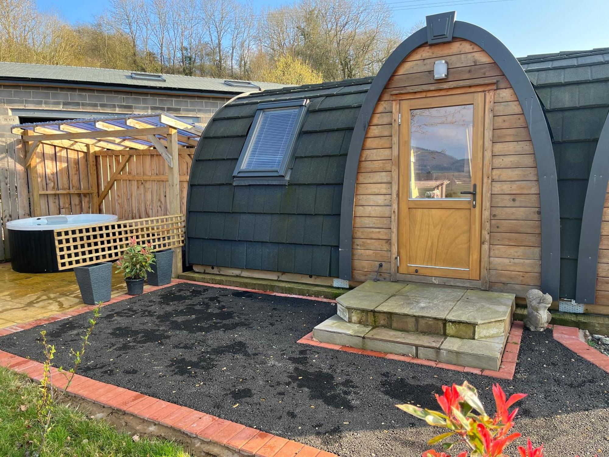 Squirrel Glamping Pod School House Farm Hotel Leighton  Exterior photo